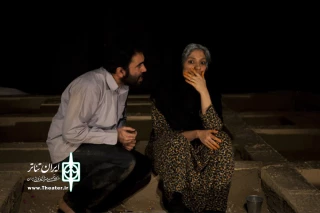 نگاهی به نمایش «بهشت 50 درجه بالای صفر»

شرح یک آلبوم عکس  زنده از گذشته تا امروز