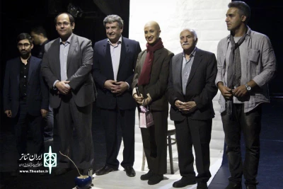 منوچهر والی‌زاده از تک‌بازیگر «همه‌چیز می‌گذرد، تو نمی‌گذری» گفت:

هنر تئاتر باید ذاتی باشد و بیتا معیریان ذاتا بازیگر است