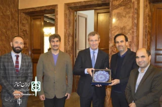 Iran, Spain

Theater Officials Insist on Bolstering Ties