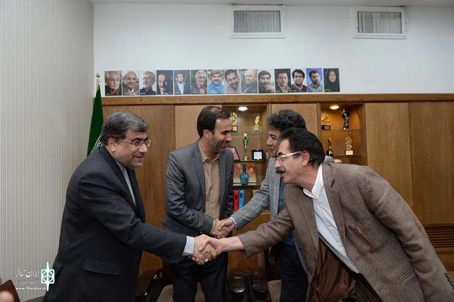 بازدید علی جنتی از تئاتر شهر