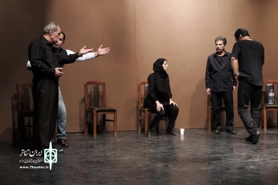 هیچ در هیچ