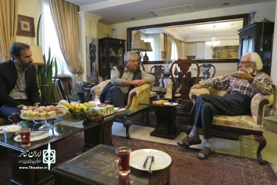 با حضور مدیرکل هنرهای نمایشی با همراهی دکتر محمود عزیزی و وحید لک  اتفاق افتاد:

دیدار با کمال‌الملک سینمای ایران