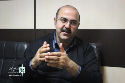 جلال تجنگی کارگردان نمایش «ابوبکر محمدی، فاطمه محمدی»

نمایش ما نوعی هشدار است