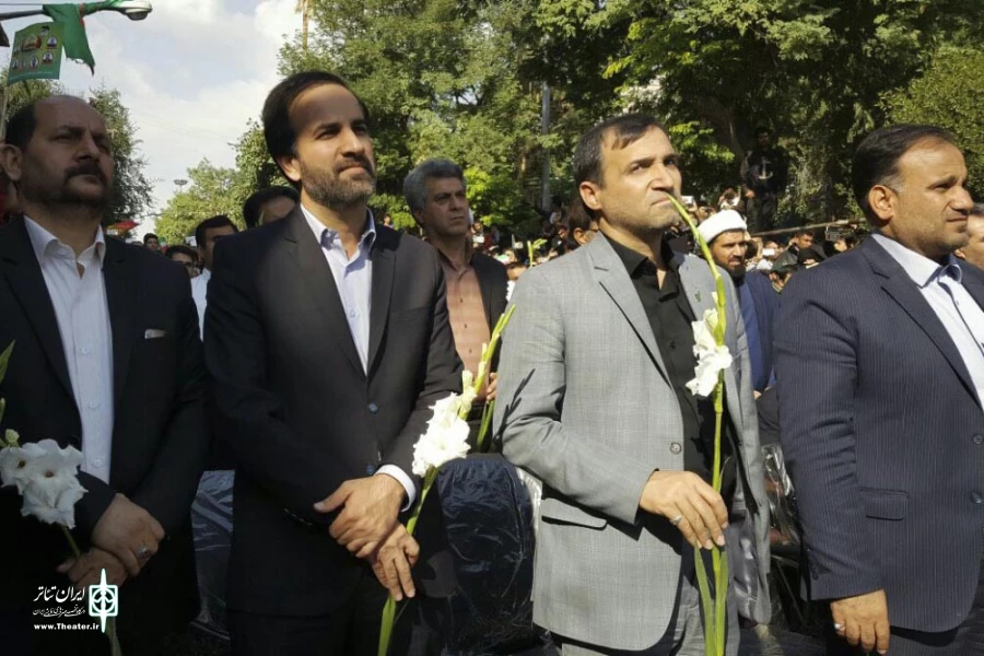 آیین رونمایی از پوستر بیست و دومین جشنواره تئاتر لاله‌های سرخ برگزار شد 5