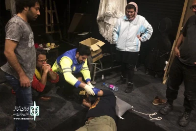 به دلیل آسیب‌دیدگی بازیگر هنگام تمرین؛

اجرای نمایش «آخرین انار دنیا» به تعویق افتاد