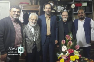 جهت عیادت وتکریم

هنرمندان و مسئولان تئاتر در منزل مرشد میرزا علی