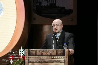 Ali Moradkhani Expresses Condolences over Death of Vali

Saddened over Demise of a Great Man of Theater
