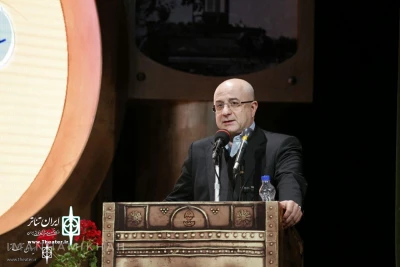 Ali Moradkhani Expresses Condolences over Death of Vali

Saddened over Demise of a Great Man of Theater
