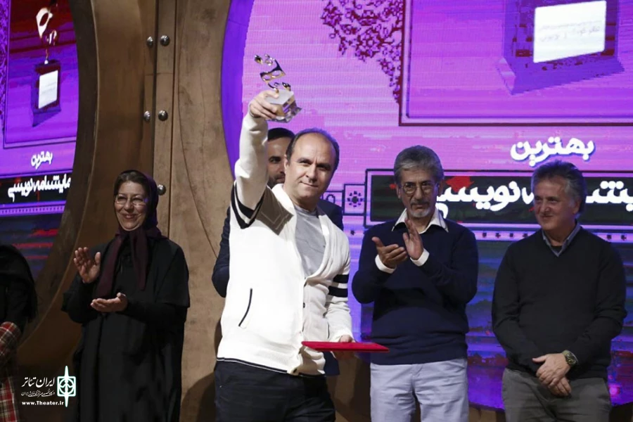 درخشش «کلوچه‌های خدا» و «کاغذ‌ پاره‌ها» در جشنواره تئاتر همدان 2