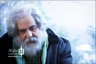 محمد رحمانیان یک تجربه کارگاهی را به صحنه می‌آورد

«بیست نمایش کوتاه دربار سلفی» در تماشاخانه آفتاب