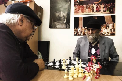 با بازی بهزاد فراهانی و کریم اکبری مبارکه

مسابقات شطرنج خانه تئاتر آغاز شد