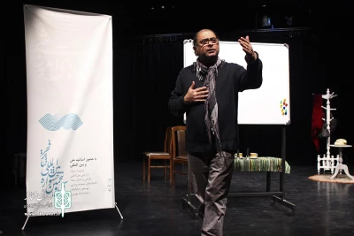سعید ذهنی در کارگاه آموزشی«کارکرد دراماتیک موسیقی زنده و پخش شونده در اجرای نمایش»عنوان کرد :

رویکرد مفهومی به عرفان در تئاتر ملی ، نیاز امروز ماست