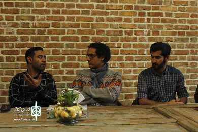 نقد نمایش پنجگانه خون، خور، ملمداس