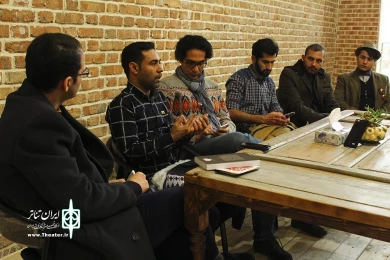 نقد نمایش پنجگانه خون، خور، ملمداس