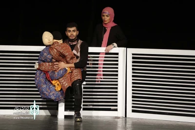 یادداشتی بر نمایش «چهل گیس و حسن کچل»حاضر در مسابقه تئاتر جوان سی وپنجمین جشنواره فجر:

سایکودرامی در آمیخته با ایده های خلاقانه یک نویسنده
