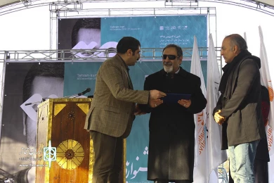 گردهمایی هنرمندان تئاتر و جمعی از نابینایان و ناشنوایان