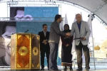 گردهمایی هنرمندان تئاتر و جمعی از نابینایان و ناشنوایان