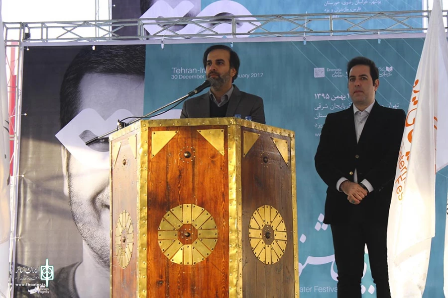 گردهمایی هنرمندان تئاتر و جمعی از نابینایان و ناشنوایان