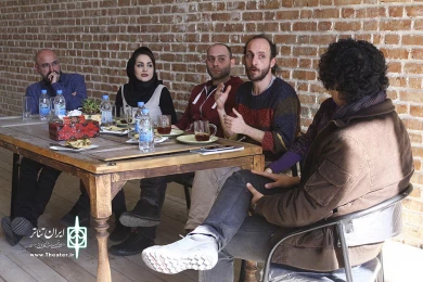 نقد نمایش تو ماهی نیستی ‎