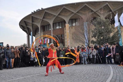 سامان خلیلیان به ایران تئاتر خبر داد:

اجرای 7نمایش خیابانی در ایام تعطیلات  نوروز