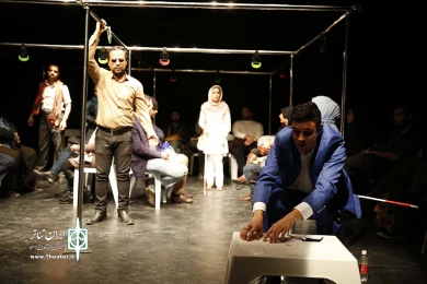 اتوبوس در دست تعمیر است