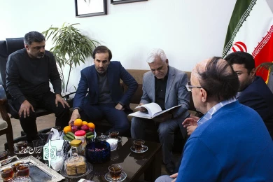 بازدید مرتضی طلایی از تئاتر شهر