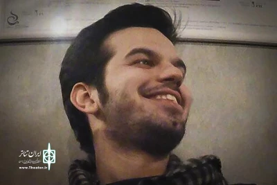 گفت وگو با علیرضا میرزایی نژاد  کارگردان نمایش «خبرگو»

انتخاب راوی درنمایش خبرگو برایم در حکم یک چالش بود