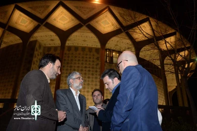 رئیس فرهنگستان زبان و ادب فارسی در تئاتر شهر