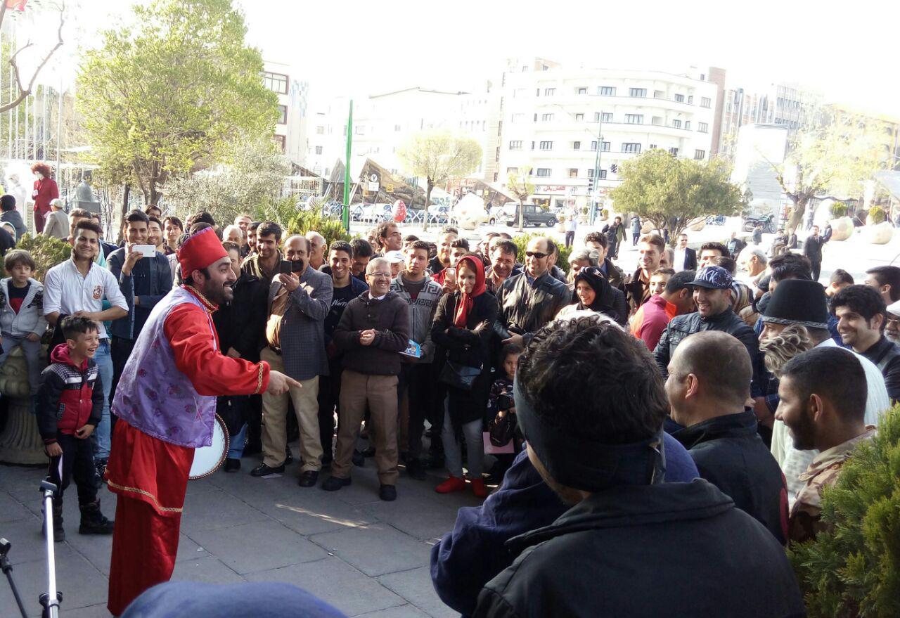 شهروندان تهرانی و مسافران نوروزی از تجربه روز ملی هنرهای نمایشی می گویند

تبلیغات برای روزی با این اهمیت در رسانه‌ها کم است