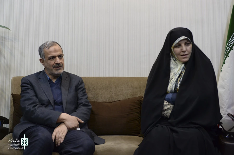 مسئولین به تماشای شلتر نشستند