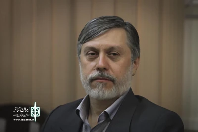 عضو شورای شهر تهران با تماشای «برای کلاه آهنی‌ها» گفت:

نیازمند توسعه سالن‌های تئاتر در سطح شهر هستیم