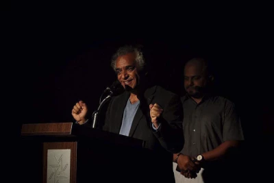 اصغر همت در جشن انجمن نمایشگران حرکت:

کمک کنیم تا تئاتر را به جایگاه اصلی اش برسانیم