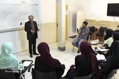 با حضور محمدرضا آزاد

کارگاه نمایش عروسکی در حوزه هنری قم برگزار شد