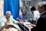 مدیرعامل موسسه هنرمندان پیشکسوت از داریوش اسدزاده عیادت کرد 3