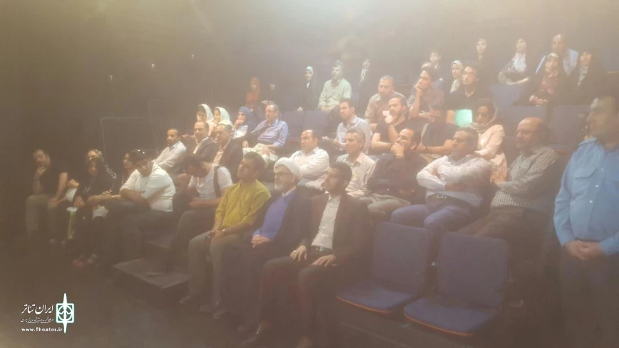 مستندسازی تاریخ معاصر با بهره گیری از توان تئاتر یک ضرورت است
 2