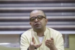 میزگرد نمایش «هفت روز از تیر شصت»