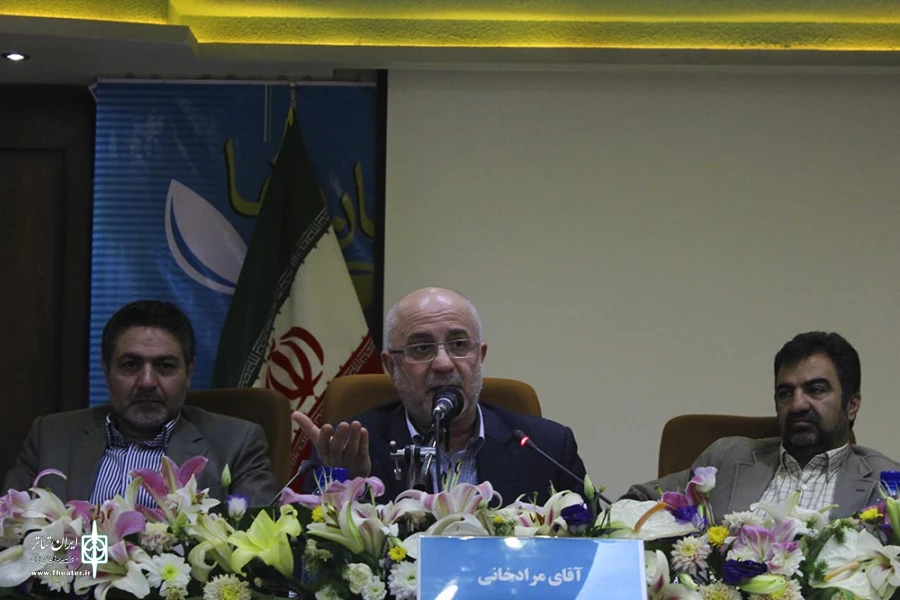 معاون امور هنری در چشم انداز تئاتر استانها