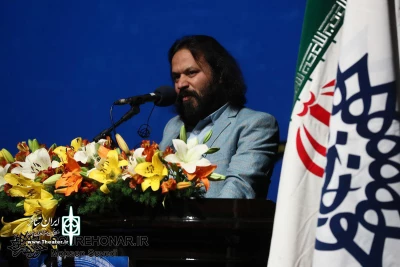 در آیین پایانی جشنواره منطقه‌ای تئاتر سوره در اصفهان عنوان شد

کوروش زارعی: ما باید مکارم اخلاق را به‌وسیله تئاتر گسترش دهیم