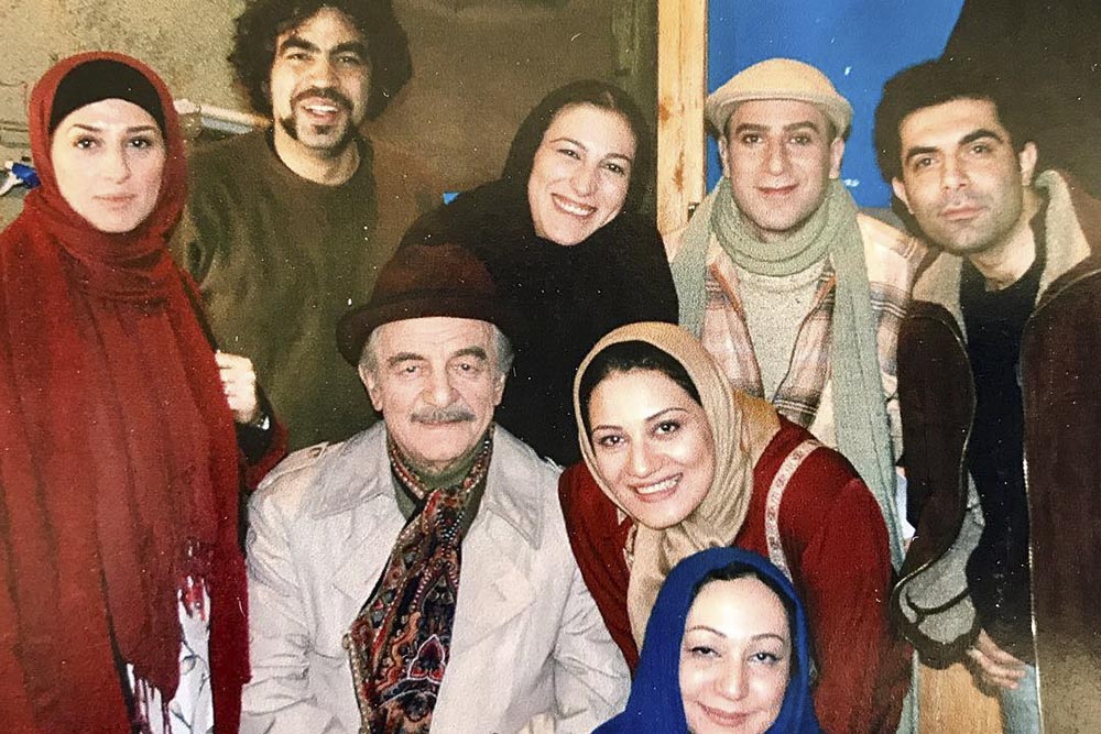 گزارش ایران تئاتر از حضور هنرمندان در شبکه‌های اجتماعی

صدایش همچنان ساده و عمیق در گوشم است