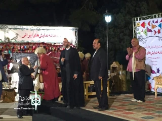حجت‌الاسلام مازنی با حضور در جشنواره نمایش‌های آیینی و سنتی مطرح کرد

کمیسیون فرهنگی مجلس آماده شنیدن دغدغه‌های هنرمندان است