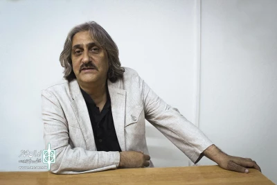 کیوان نخعی کارگردان حاضر در جشنواره آیینی سنتی به ایران تئاتر گفت:

باید از شیوه‌های نمایش ایرانی به درستی استفاده شود