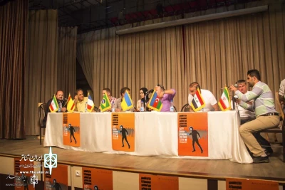 Fateh Badparva & Foreign Directors Meet at Marivan Street Theater Festival

Foreign Troupes Artistic Ambassadors of Festival