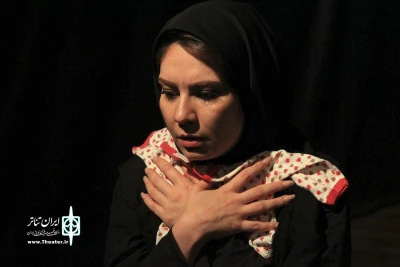 در تماشاخانه همای سعادت

فرداد صفاخو «مده‌آ سایه‌ای از یک زن» را به صحنه می‌برد