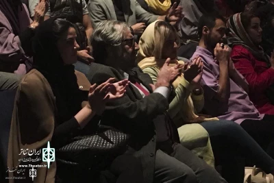 ‘Qeysar’ Director at Iranshahr Theater Complex

Masoud Kimiai Sees ‘Dowlate Zaeifeh’