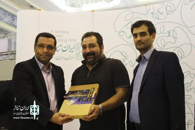 با حضور هیات مدیره و اعضای انجمن هنرهای نمایشی آذربایجان شرقی درغرفه ایران تئاتر

از «یک صدسال تئاتر تبریز» رونمایی شد