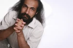 عوامل نمایش «اون دیگه اینجا زندگی نمیکنه» در غرفه ایران تئاتر 2