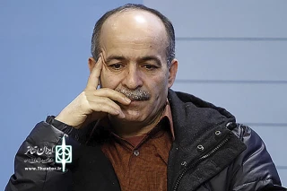 در یادداشت غلامرضا رمضانی فیلمینامه نویس و کارگردان سینما عنوان شد :

نمایش «پدر» بر روح می‌نشیند