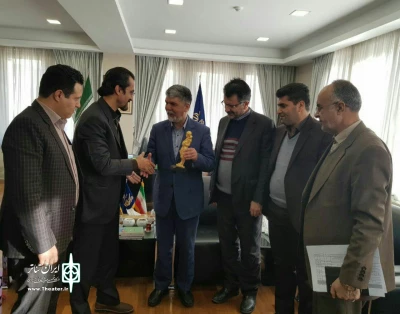 در آستانه برگزاری چهارمین دوره جشنواره

مسئولان جشنواره تئاتر کُردی سقز با  وزیر فرهنگ و ارشاد اسلامی دیدار کردند