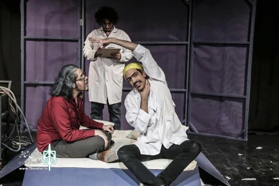 نگاهی به نمایش  «شهاب سنگ» کاری از مهدی گتمیری

به کجا چنین شتابان