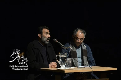 رونمایی از کتاب تخت و خنجر